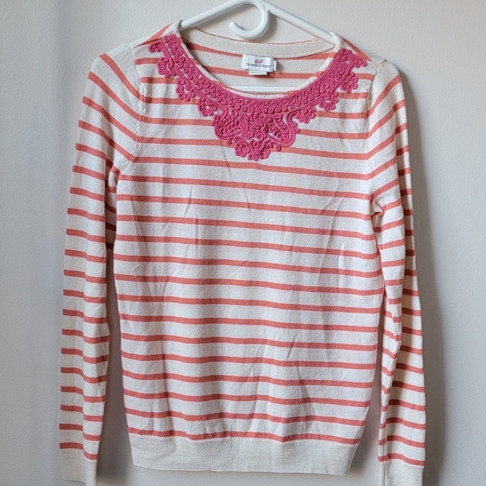 Woman Vineyard Vines Pink and Cream Striped Sweater 100% Wool. Size M
